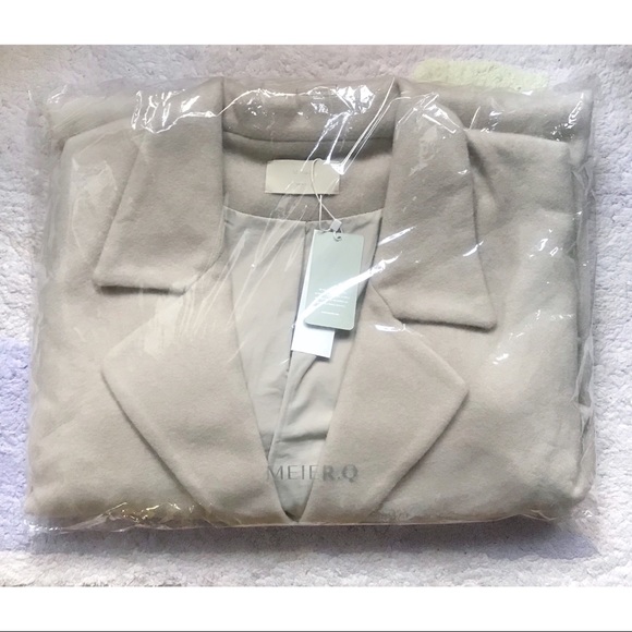 🚫SOLD🚫 Oversize Lapel Woolen with Belt Coat - Picture 8 of 8